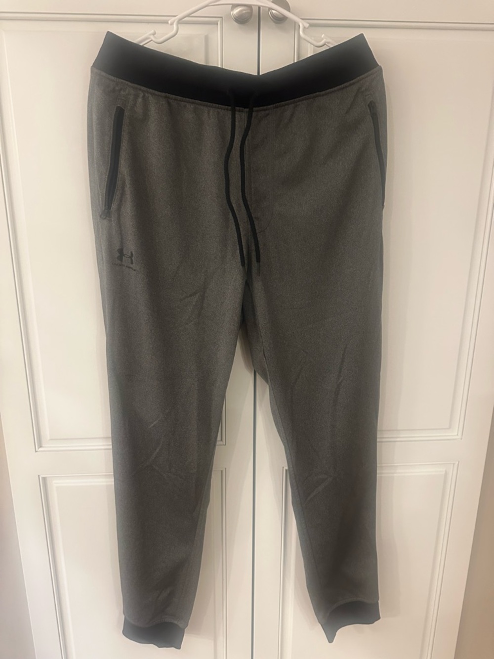 Under Armour Men's Gray Performance Jogger Pants- Large